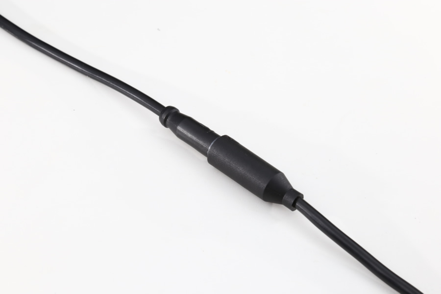 如何識別防水連接器的材料？